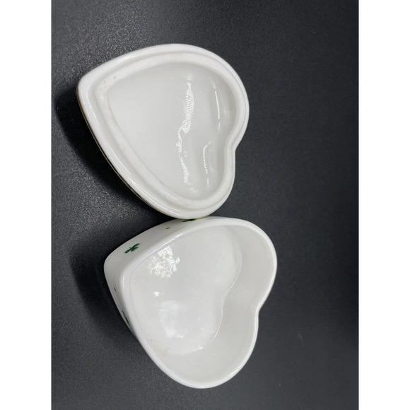 Lefton 1992 China Heart Trinket Box Green & White Girl w/Shamrocks Irish Lucky - Picture 6 of 10